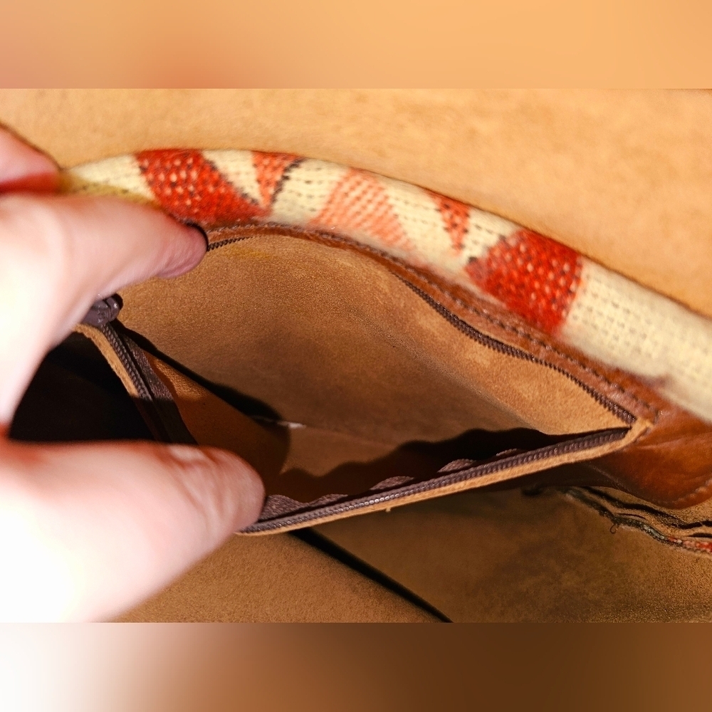 Western Glam X Boho Chic Crossbody Messenger Bag - High Qualuty Leather - Picture 7 of 9